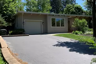 743 Dundee Ave, Barrington, IL 60010 - Photo 1