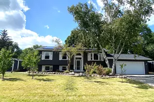 54 Hickory Dr, Lindenhurst, IL 60046 - Photo 1