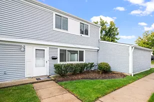 841 Oxford Pl, Wheeling, IL 60090 - Photo 1