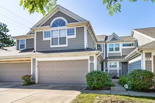 215 Woodstone Dr, Buffalo Grove, IL 60089 - Photo 1