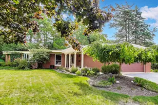 239 Beverly Rd, Barrington, IL 60010 - Photo 1