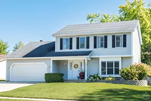 1618 Pebblewood Dr, Sycamore, IL 60178 - Photo 1