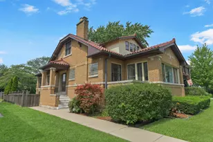 925 Linden Ave, Oak Park, IL 60302 - Photo 1