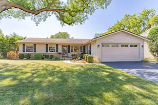 579 Bristol Ln, Elk Grove Village, IL 60007 - Photo 1