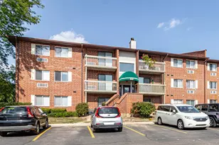 840 N Lakeside Dr, Vernon Hills, IL 60061 - Photo 1