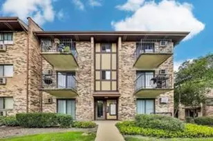 340 Klein Creek Ct, Carol Stream, IL 60188 - Photo 1