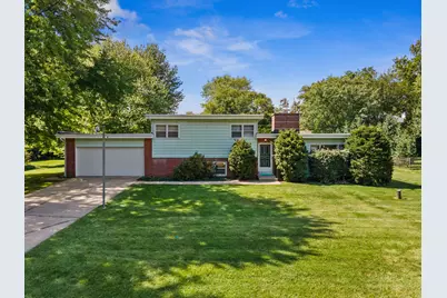 311 Roberts Lane, Batavia, IL 60510 - Photo 1