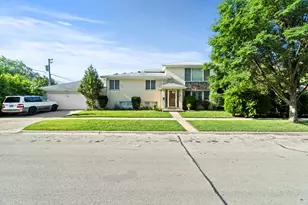 4053 Kirk St, Skokie, IL 60076 - Photo 1