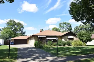1114 Hewitt Dr, Des Plaines, IL 60016 - Photo 1