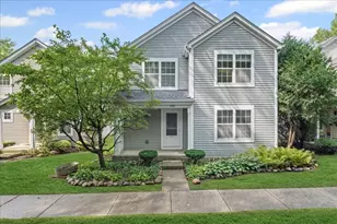 752 Tree Top Ln, Crystal Lake, IL 60014 - Photo 1