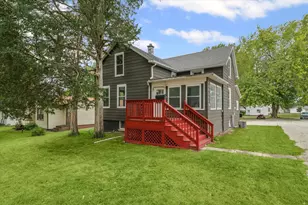 389 E Summer St, Paxton, IL 60957 - Photo 1