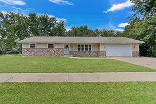 1856 Magnolia Ave, Gurnee, IL 60031 - Photo 1