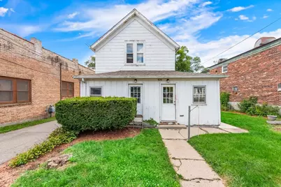 426 N Grove Avenue, Elgin, IL 60120 - Photo 1