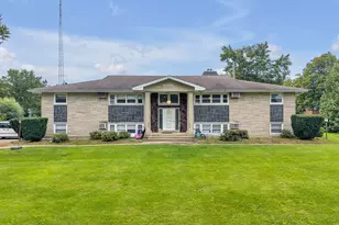 100 E Market St, Piper City, IL 60959 - Photo 1