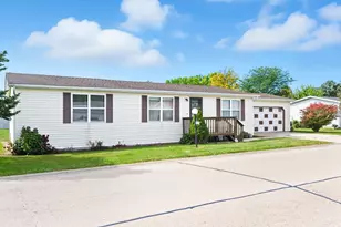 219 Meadowlark Ln, Sandwich, IL 60548 - Photo 1