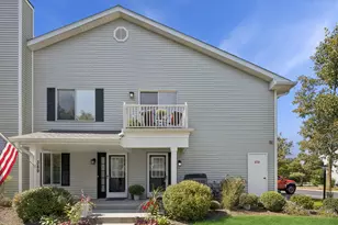 383 Coventry Ct, Clarendon Hills, IL 60514 - Photo 1