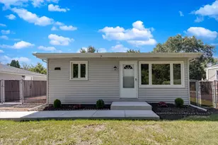 2605 Maple Ave, Downers Grove, IL 60515 - Photo 1