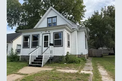 734 W Henry Street, Pontiac, IL 61764 - Photo 1