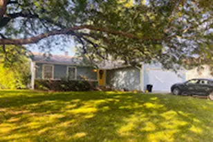 215 Ridgewood Dr, Woodstock, IL 60098 - Photo 1