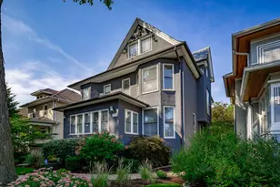 723 N Kenilworth Ave, Oak Park, IL 60302 - Photo 1