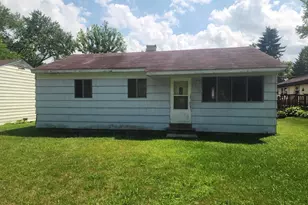 1393 Mulberry Ln, Crystal Lake, IL 60014 - Photo 1