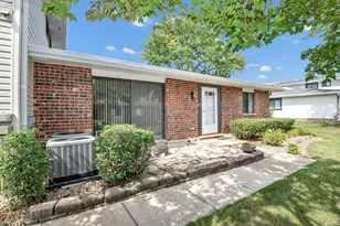 123 Fairlane Ct, Bloomingdale, IL 60108 - Photo 1