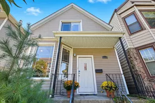 3219 W Dickens Ave, Chicago, IL 60647 - Photo 1