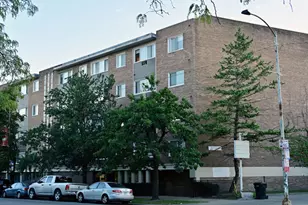 7120 N Sheridan Rd, Chicago, IL 60626 - Photo 1