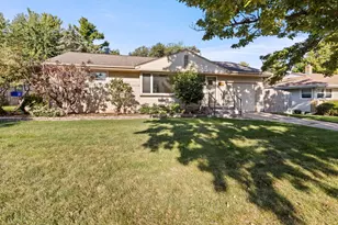 815 Woodland Dr, Rockford, IL 61108 - Photo 1