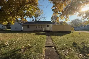 1004 Johnson Ave, Dixon, IL 61021 - Photo 1