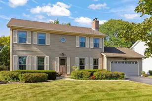 21 Venetian Way Cir, Wheaton, IL 60189 - Photo 1