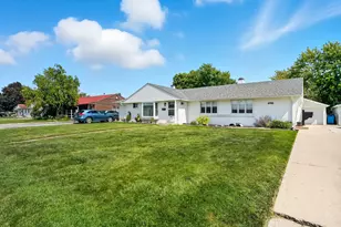 8755 S Corcoran Rd, Hometown, IL 60456 - Photo 1