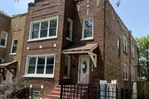7958 S Kingston Ave, Chicago, IL 60617 - Photo 1