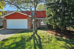 7215 Beckwith Rd, Morton Grove, IL 60053 - Photo 1