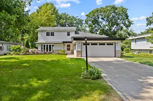 22W506 Arbor Ln, Glen Ellyn, IL 60137 - Photo 1