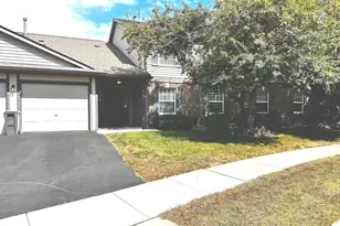 1104 Yorkshire Ct, Elgin, IL 60120 - Photo 1