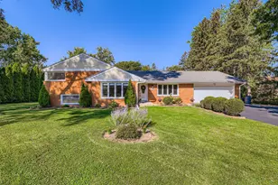 1008 W Wildwood Dr, Prospect Heights, IL 60070 - Photo 1