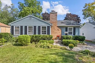 733 S Prairie Avenue, Barrington, IL 60010 - Photo 1