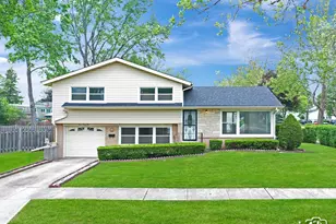 732 Luau Dr, Des Plaines, IL 60016 - Photo 1