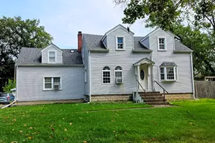 423 S Center St, Bensenville, IL 60106 - Photo 1