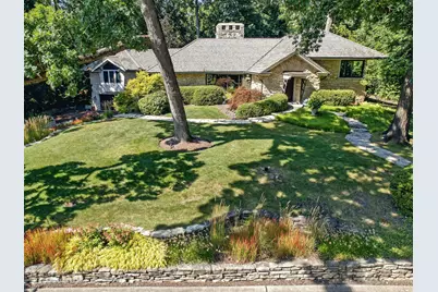 820 N Washington Street, Hinsdale, IL 60521 - Photo 1