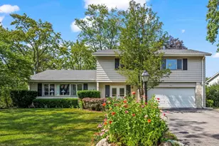 1746 Ellendale Dr, Northbrook, IL 60062 - Photo 1