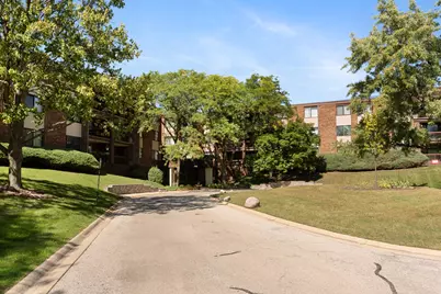 440 Raintree Court #1D, Glen Ellyn, IL 60137 - Photo 1