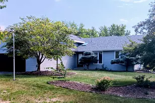 5427 Chapel Hill Ct, Rockford, IL 61114 - Photo 1