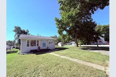 120 W Cherry Street, Clifton, IL 61727 - Photo 1