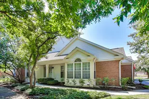 125 Radcliffe Ct, Glenview, IL 60026 - Photo 1