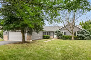 140 Old Darby Ln, Winthrop Harbor, IL 60096 - Photo 1