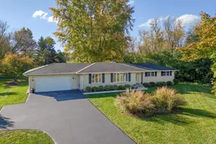 71 Flint Dr, Barrington, IL 60010 - Photo 1