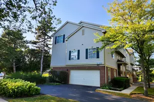 180 Monarch Dr, Streamwood, IL 60107 - Photo 1