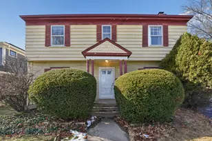 240 N Willow Rd, Elmhurst, IL 60126 - Photo 1